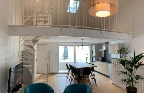 Les Sables d'Olonne House | Cozy Maison Pêcheur: Family-Friendly Near Beach & Port