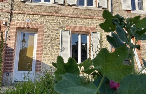Yport House | Cozy Maison Pêcheur: Just 3 Minutes from the Beach