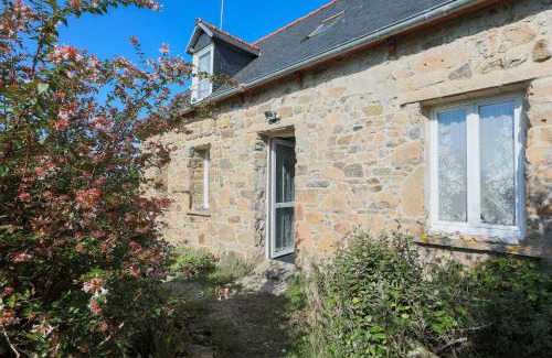 Pleubian House | Seaside Maison Pêcheur: Family-Friendly & Oceanfront Retreat