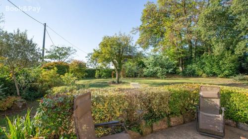 Tredion House | Peaceful Retreat with Pet-Friendly Amenities and 10/10 Rating