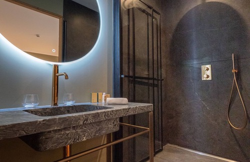 Le Bouscat Hotel | Gorgeous Maison Pavlov: 5-Star Stay with Ocean Views