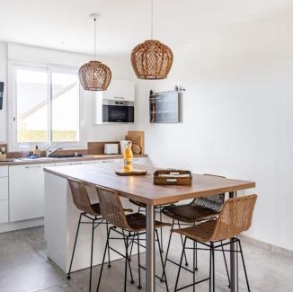 Graye-sur-Mer House | Family-Friendly Maison with 4 Bedrooms Near Graye sur Mer
