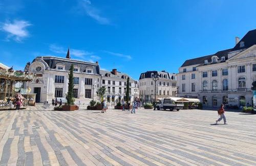 Barriere Saint Marc House | Tranquil Maison Close to Centre d’Orléans - 4-Star Stay
