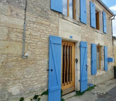 Coulon House | Discover Maison plein centre in Beautiful Coulon, Marais Poitevin