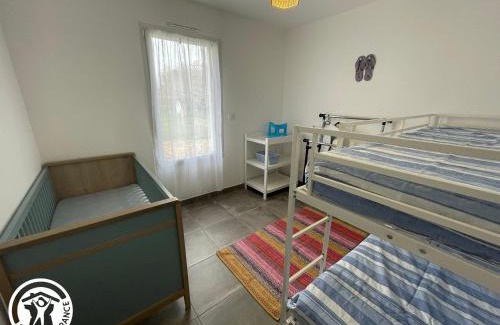 Saint-Reverend House | Family-Friendly Maison PMR with Garden Near St-Gilles-Croix