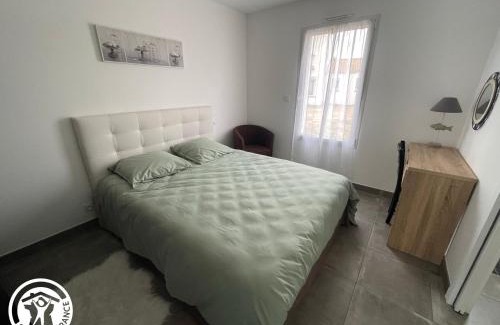 Saint-Reverend House | Family-Friendly Maison PMR with Garden Near St-Gilles-Croix