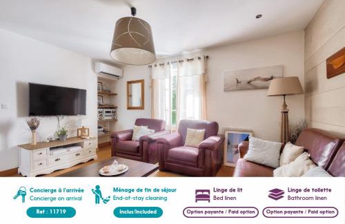 Ars-en-Re House | Prime Location in Ars-en-Ré with Family & Pet-Friendly Amenities