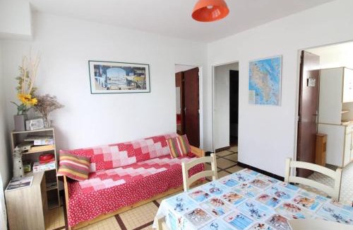 Saint-Trojan-les-Bains House | Cozy Beachside Retreat with Parking and Garden Access