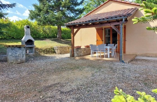 Campagnac-les-Quercy House | Serene Maison Privée au Calme: Pet Friendly with Pool