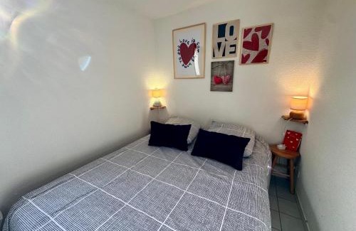 Saint-Vincent-sur-Jard House | Maison proche de la mer avec Piscine
