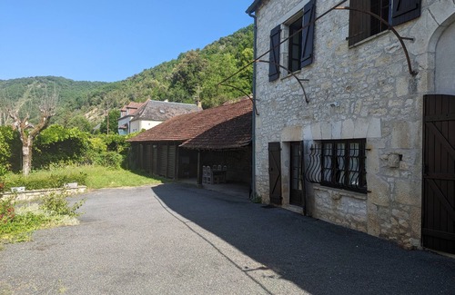 Peyrillac-et-Millac House | Charming Maison Near the Beautiful Dordogne River