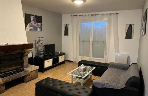 Goussainville Apartment | Convenient Stay at Maison Near CDG Airport, Paris