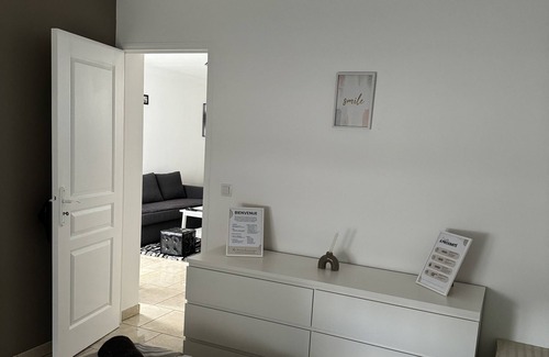 Tremblay-en-France House | Maison Proches Commerces et Transports