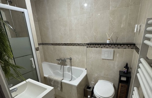 Tremblay-en-France House | Maison Proches Commerces et Transports