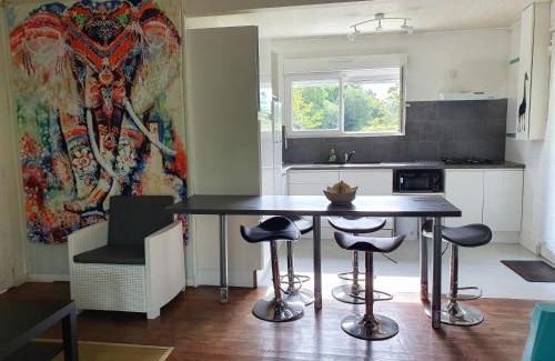 Saubion House | Relaxing Maison near Lakes and Oceans – Family & Pet Friendly