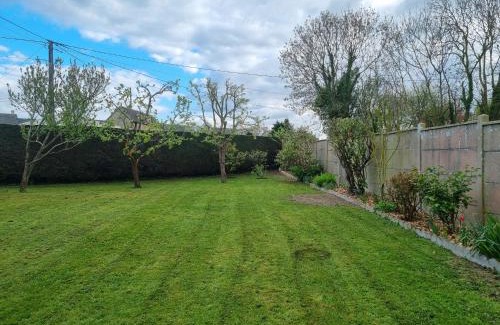 Grandcamp-Maisy House | Family-Friendly Retreat Near Omaha Beach with Top Ratings
