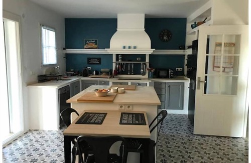 Vedene House | Tranquil Maison Near Avignon with Private Pool Access