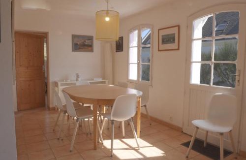 Locmaria House | Comfortable Maison Locmaria for Families and Pets