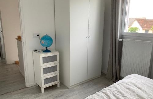 Bernieres-sur-Mer House | Cozy Maison Just 200m from the Beach - Pet Friendly!