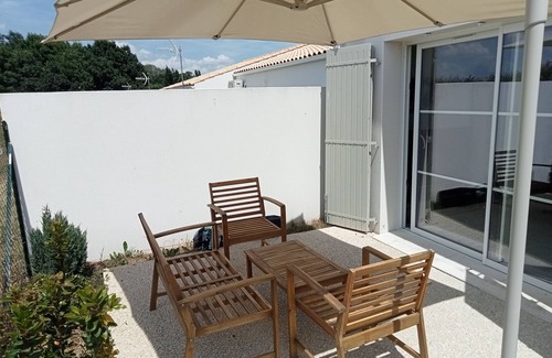 Yves House | Cozy Maison Récente Near the Coast and La Rochelle