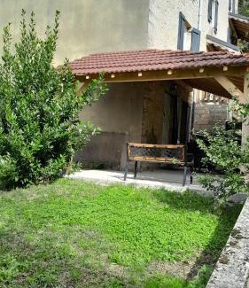 Crotenay House | Renovated Stone Maison: Pet & Child Friendly Getaway