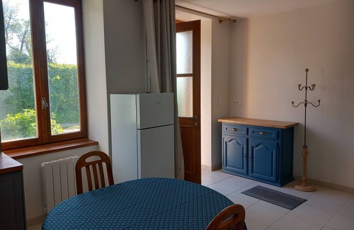 Givors House | Idyllic Retreat: Maison Rénovée à la Campagne, 10/10 Rating
