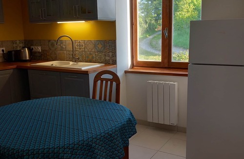 Givors House | Idyllic Retreat: Maison Rénovée à la Campagne, 10/10 Rating
