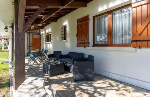 Biscarrosse House | Charming Maison Rénovée in Biscarrosse Near Lake & Beaches