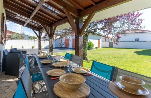Biscarrosse House | Charming Maison Rénovée in Biscarrosse Near Lake & Beaches