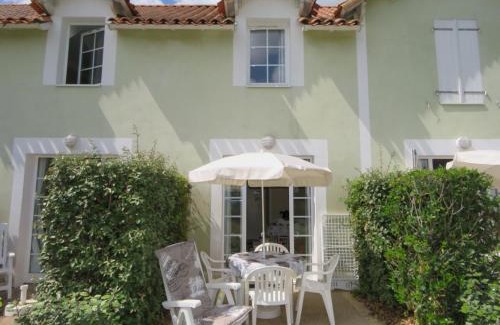 Bourgenay Resort | Maison Résidence: Enjoy Free Pool Access with Ocean Views