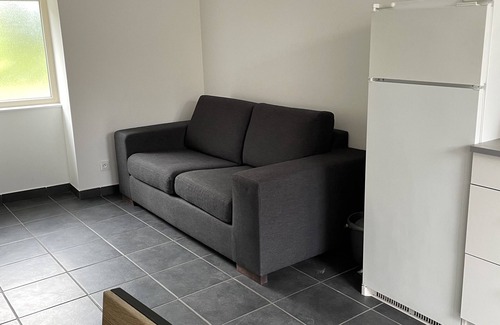 Parsac House | Pet-Friendly Maison rue des Forges with Kitchen Amenities