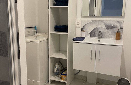 Parsac House | Pet-Friendly Maison rue des Forges with Kitchen Amenities