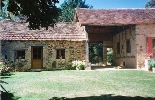 Saint-Avit-de-Vialard House | Pet-Friendly Maison Saint Avit de Vialard with Lake View