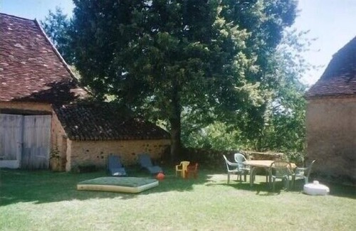 Saint-Avit-de-Vialard House | Pet-Friendly Maison Saint Avit de Vialard with Lake View