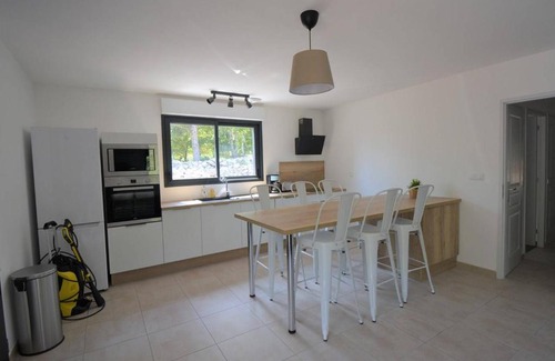 Saint Alban Auriolles House | Family-Friendly Maison Saint-Alban-Auriolles Awaits You!