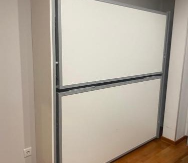 Leon City Centre Apartment | Maison San Isidoro: Ideal for Families with Free Parking & WiFi