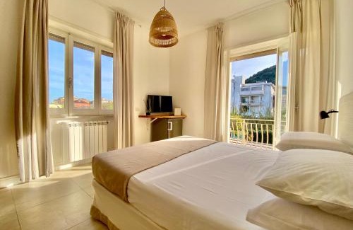 San Felice Circeo Bed & Breakfast | Oceanfront Maison Sciscì Rooms with a 9.1/10 Guest Rating