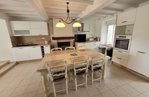 Creances House | Charming Ocean View Retreat with Family-Friendly Amenities