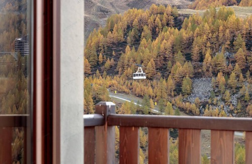Cervinia Apartment | Maison Skis Aux Pieds: Ski-in/Ski-out with Balcony & More