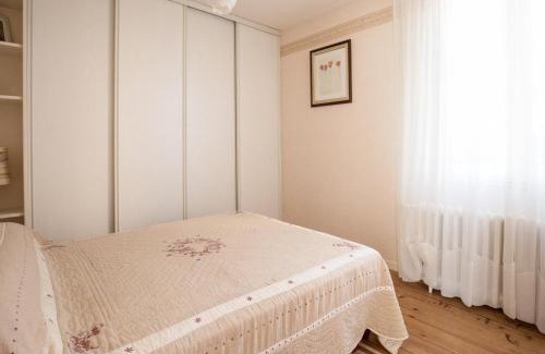 Le Lardin-Saint-Lazare House | Welcoming Maison with Expansive Garden Near Périgord Noir