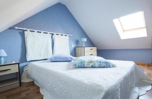 Le Lardin-Saint-Lazare House | Welcoming Maison with Expansive Garden Near Périgord Noir
