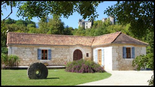 Saint-Pierre-de-Cole House | Perfect Family Retreat: Maison with Pool and Garden in Saint Pierre de Cole