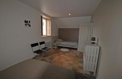 Assay House | Pet-Friendly 3-Bedroom Maison with Garden & WiFi in Assay