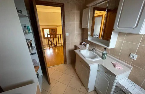Bagneux House | Family-Friendly Maison in Bagneux with Kitchen & Parking