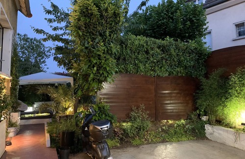 Sevres House | Family-Friendly Maison Spacieuse with Beautiful Garden in Sèvres