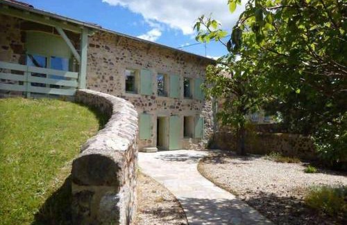 Vernassal House | Family-Friendly Gîte Vernassal for 7 Guests Awaits You