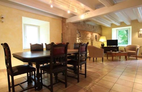 Vernassal House | Family-Friendly Gîte Vernassal for 7 Guests Awaits You
