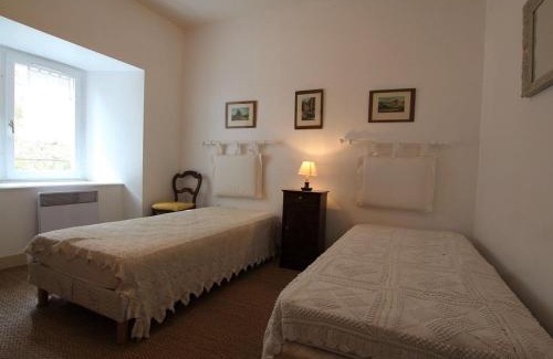 Vernassal House | Family-Friendly Gîte Vernassal for 7 Guests Awaits You