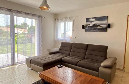 Le Bernard House | Inviting Maison with Garden, 5 km to Beach & Free Wifi