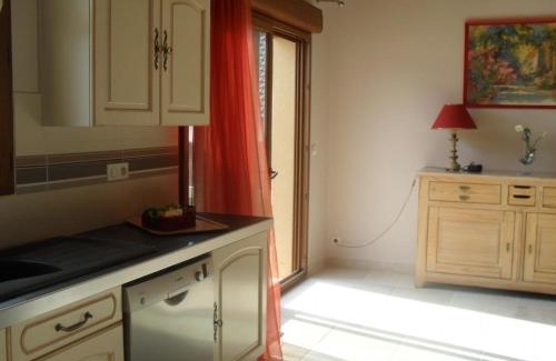 Chaon House | Spacious Sologne Retreat with Garden & Private Parking